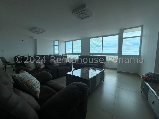 Beautiful Penthouse in Altos de Panamá